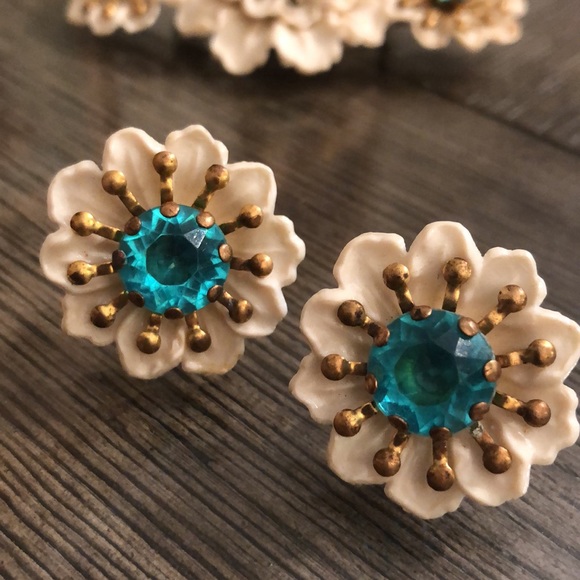 Vintage Celluloid Floral Pin & Clip Earrings Turquoise Gem Center - Picture 7 of 16